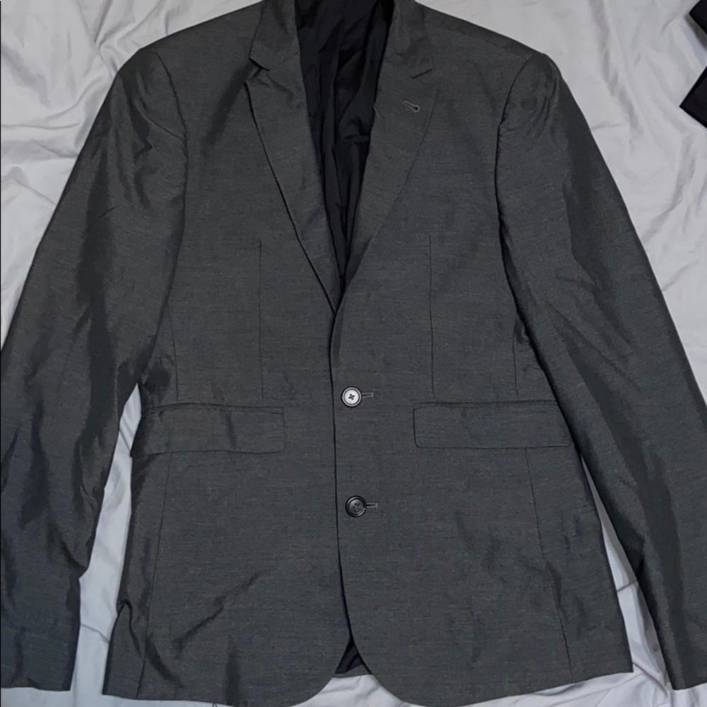 Men’s grey suit jacket